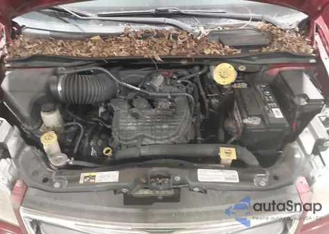 2014 Chrysler Town & Country Touring z USA, uszkodzony, nr VIN 2C4RC1BG0ER126774